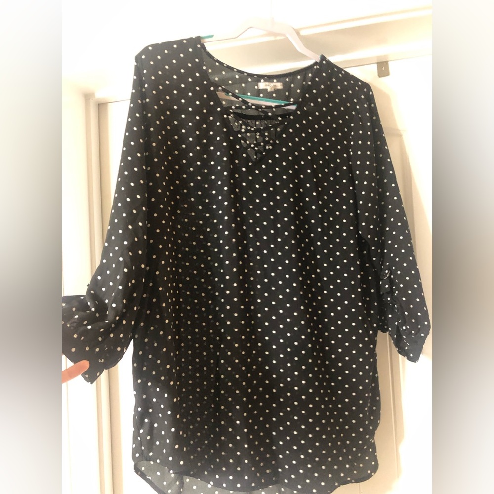 Maurice’s size XL sheer 100% polyester blouse